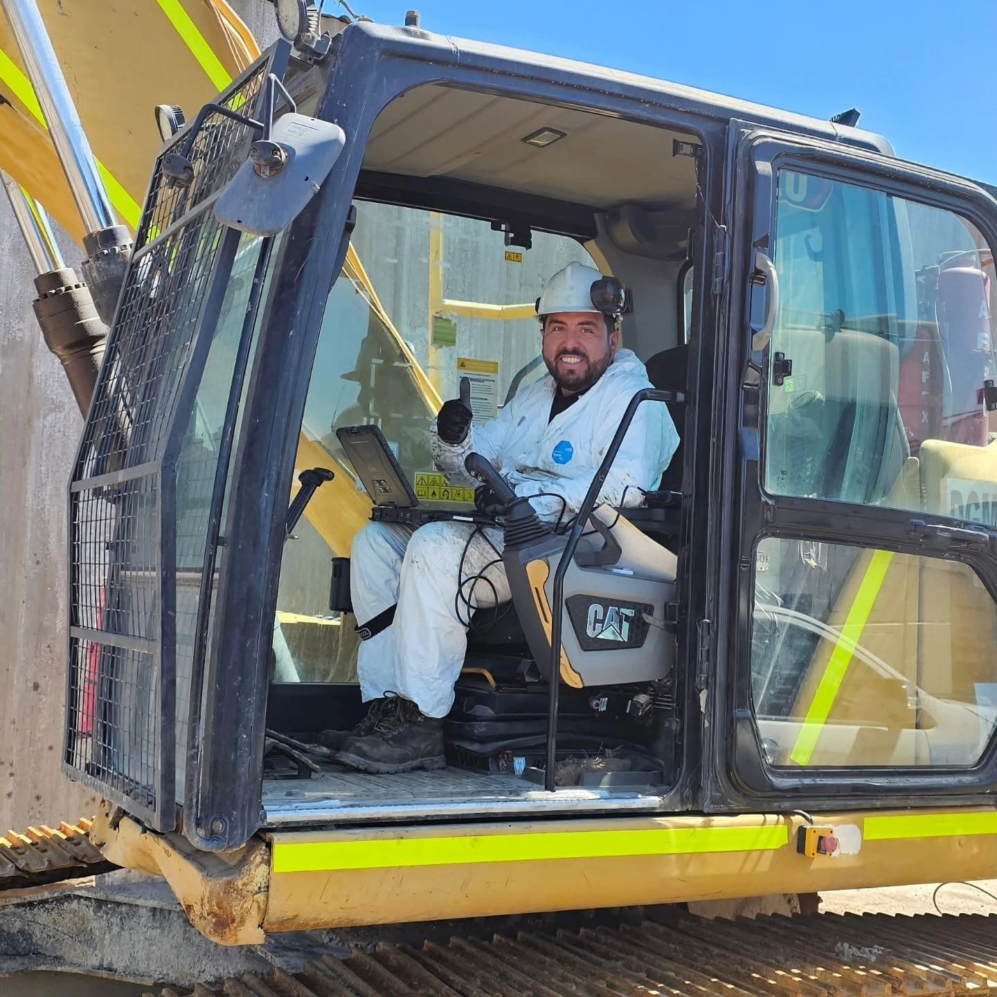 Excavadora Caterpillar 320 — Diagnóstico con scanner profesional