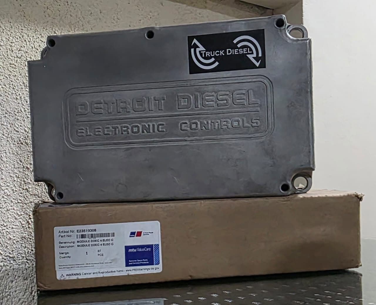 ECM Detroit Diesel DDEC IV — 100% Nueva (E23519308)